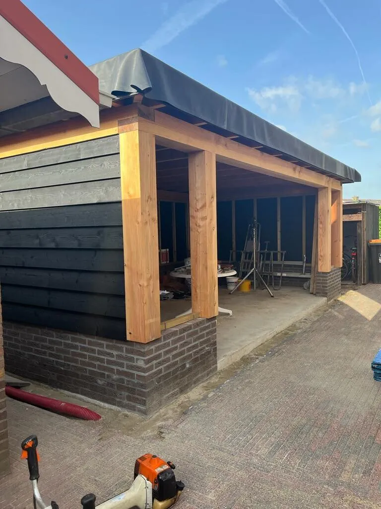 Overkappingen door de With tuinaanleg & onderhoud